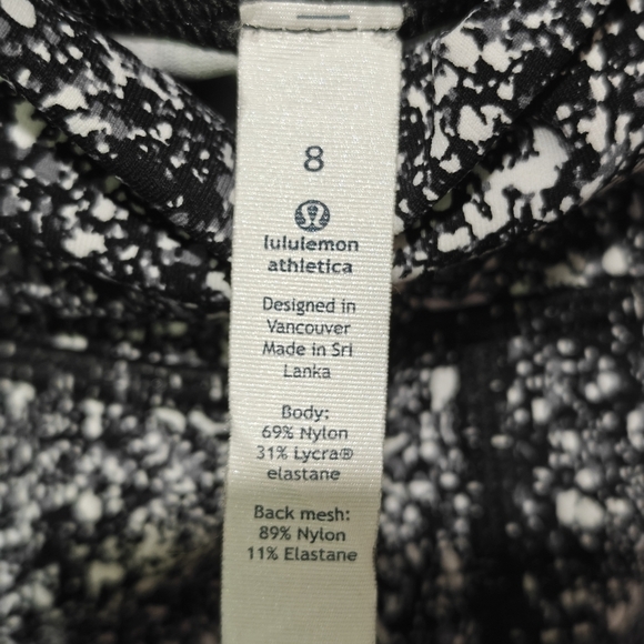 Like New Lululemon Crop Leggings Size 8 Outrun 17" - Picture 4 of 5